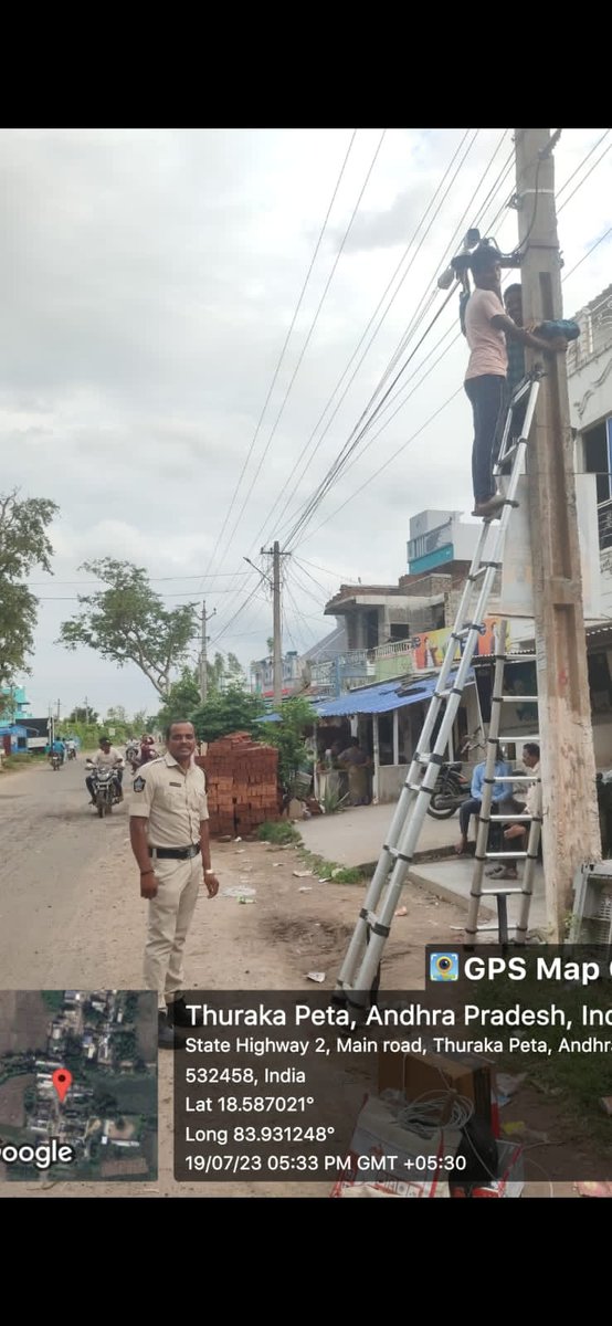 SRIKAKULMPOLICE's tweet photo. నేరాల నియంత్రణకు తీసుకుంటున్న భద్రత చర్యల్లో భాగంగా సరుబుజ్జిలి పోలీసులు, ముఖ్యకూడళ్లలో సీసీ కెమెరాలను ఏర్పాటుచేయడం జరిగింది.
@APPOLICE100 
#Securitymeasures
#surveillance 
#CCcameras
#Srikakulampolice https://t.co/wRfHWeQtzG