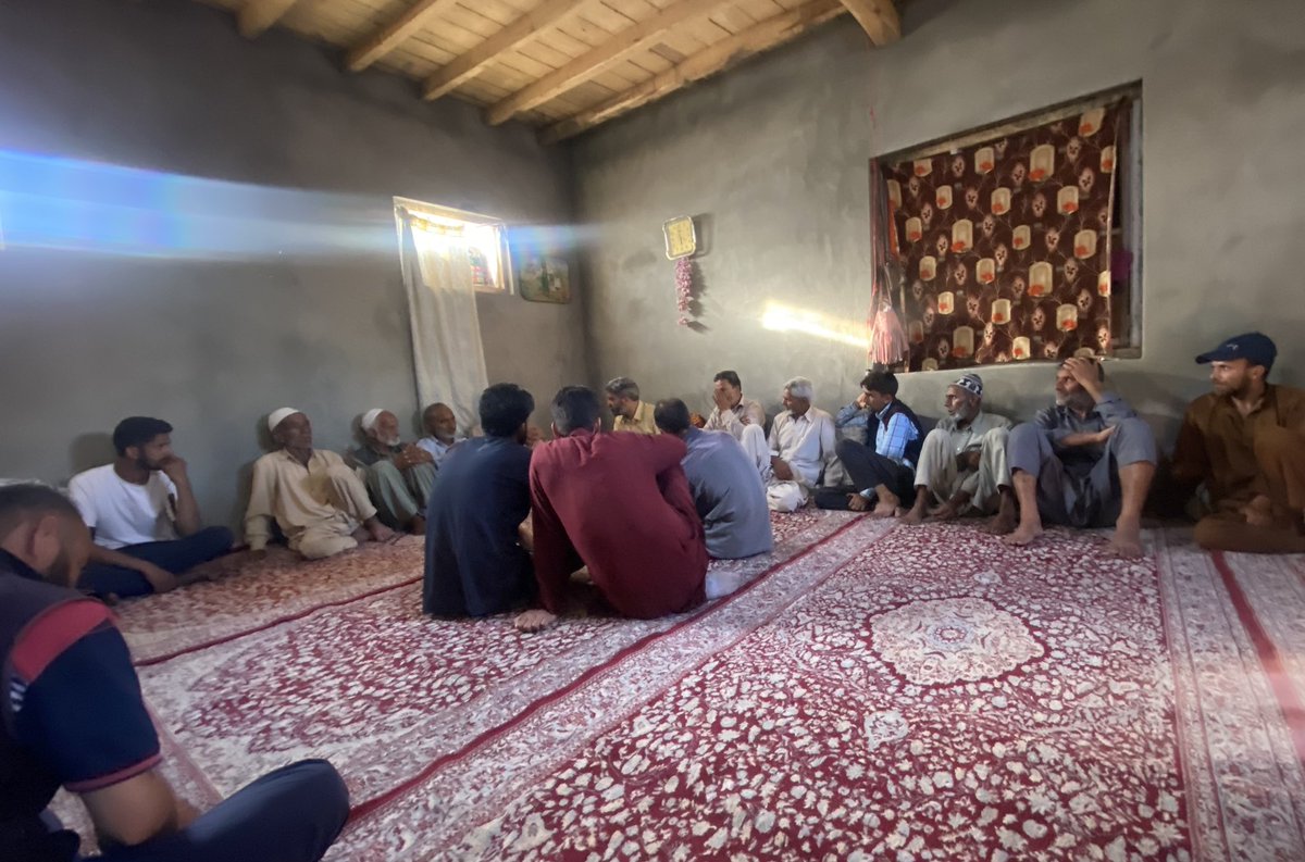 MSaleemParay's tweet photo. Listening to my people and Having interactions with my people.
Their advices, suggestions and experience is the wealth, I cherish for!!!
Your Love, faith and belief in me makes me more stronger.
I am grateful and will Insha Allah never let you down.
#AlwaysForPeople
@DPAP_office https://t.co/LrPSV0orrG