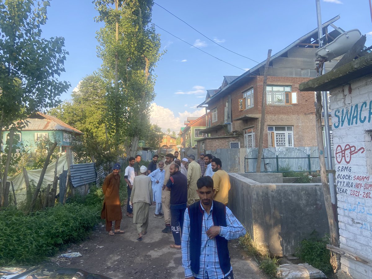 MSaleemParay's tweet photo. Listening to my people and Having interactions with my people.
Their advices, suggestions and experience is the wealth, I cherish for!!!
Your Love, faith and belief in me makes me more stronger.
I am grateful and will Insha Allah never let you down.
#AlwaysForPeople
@DPAP_office https://t.co/LrPSV0orrG