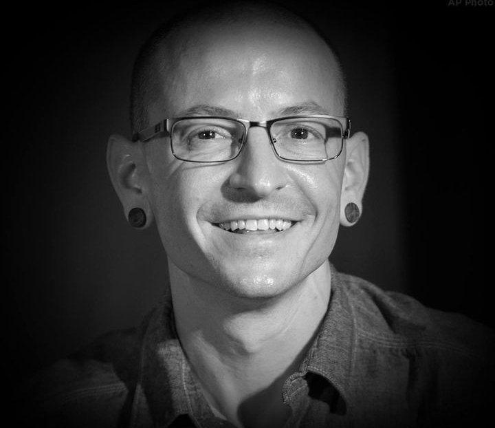 Thruska1's tweet image. 6 years. Still hasn't sunk in that you're no longer with us. Your music and smile has helped me get through my darkest days and will continue to do so. Rest peacefully Chester. We miss you very much. 🖤🥀
#ChesterBennington
#MakeChesterProud
#LinkinPark