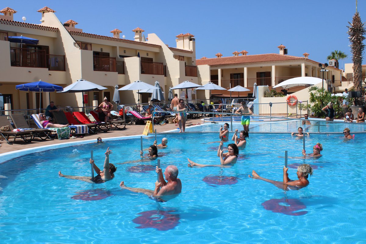ClaudiaGMorell's tweet photo. Today we had a lot of participation in the #Aquapole class! #RoyalSunsetBeachClub #NewActivities @LauraG_RM @Minerva_VT @EmmaJayneWoodie @RuthMcgowan_ @Marga_MartinH https://t.co/pXQuUm3NGI