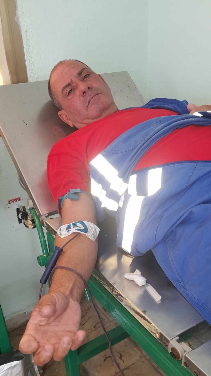 PetrolerosCaba1's tweet photo. Estos trabajadores marcan la diferencia, con más de 60 donaciones de sangre, acción que ratifican hoy en saludo al #70Moncada #PetrolerosPorCuba @Cubapetroleo1 @SindicatoMinas @EnergiaMinasCub @mijailcabaiguan @Yuleisy28822351 @LaritzaConcepc4 @MEspirituana https://t.co/MU0gOU71KJ