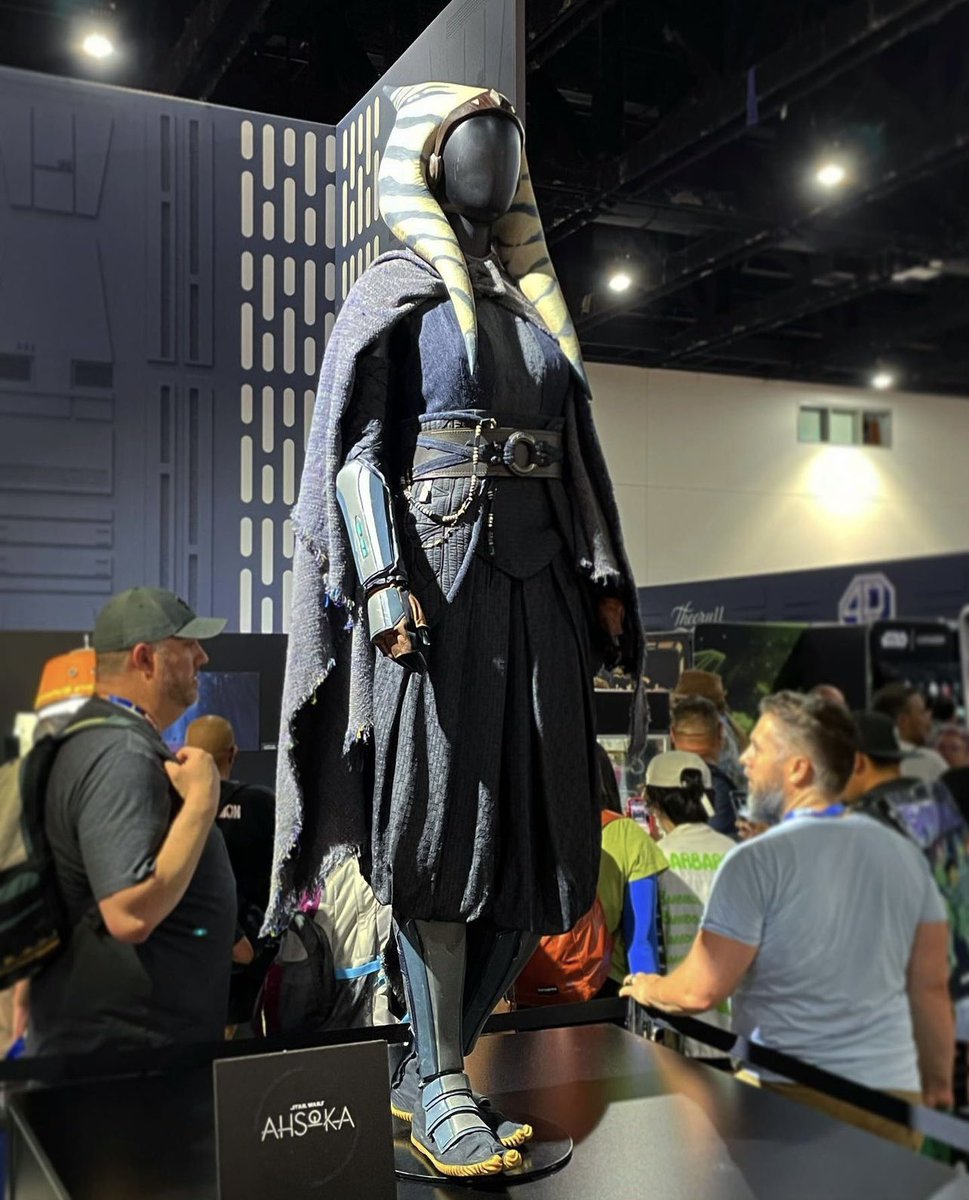 frikipolis's tweet photo. Todo el look de #Ahsoka en la #SDDCC
Y para completarlo: 🫶❤️🫶👇
👉 https://t.co/EIMsjoCjgd https://t.co/cIpOiapmbs