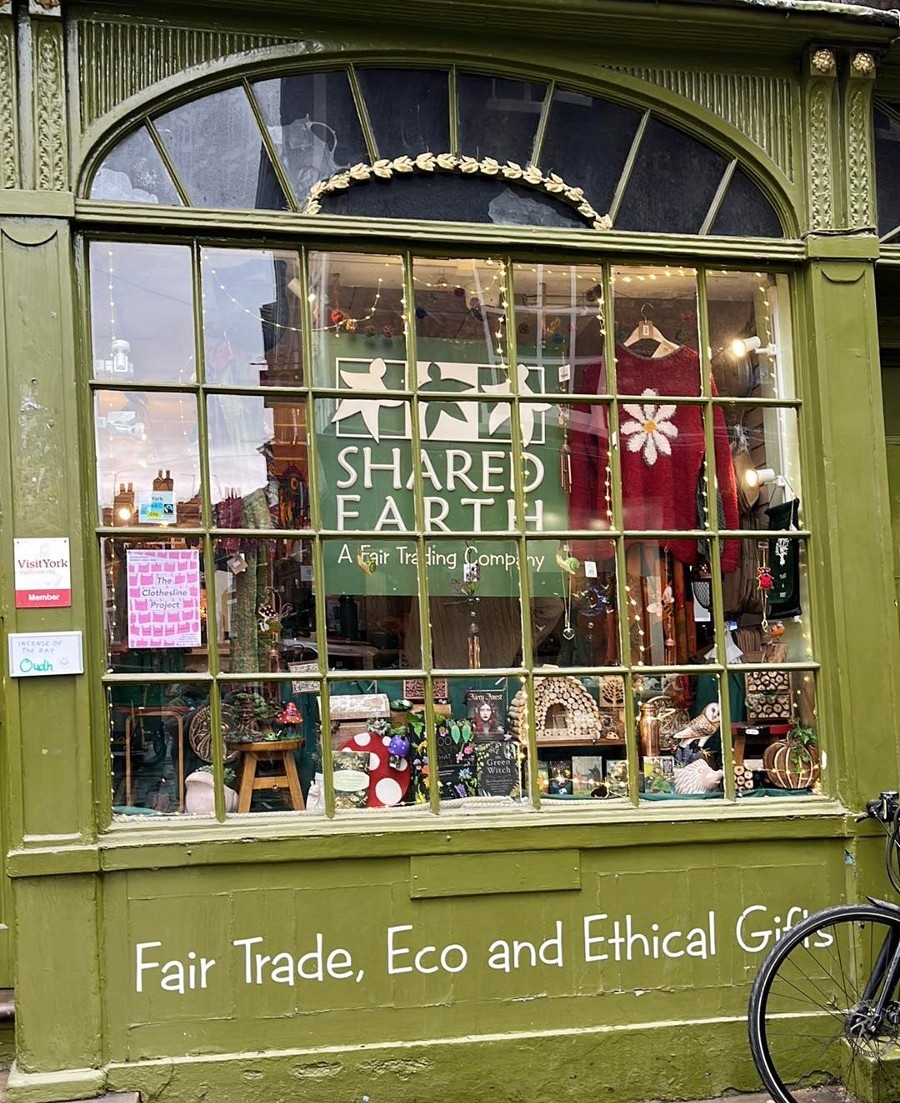 GoodMarket_'s tweet image. .@SharedEarthWS started in 1986 to sell fair trade, ethical, and environmentally responsible products in the United Kingdom and help create a fairer, more sustainable world. 🇬🇧 

They are now the largest retailer and wholesaler of fair trade goods ...

goodmarket.global/sharedearth