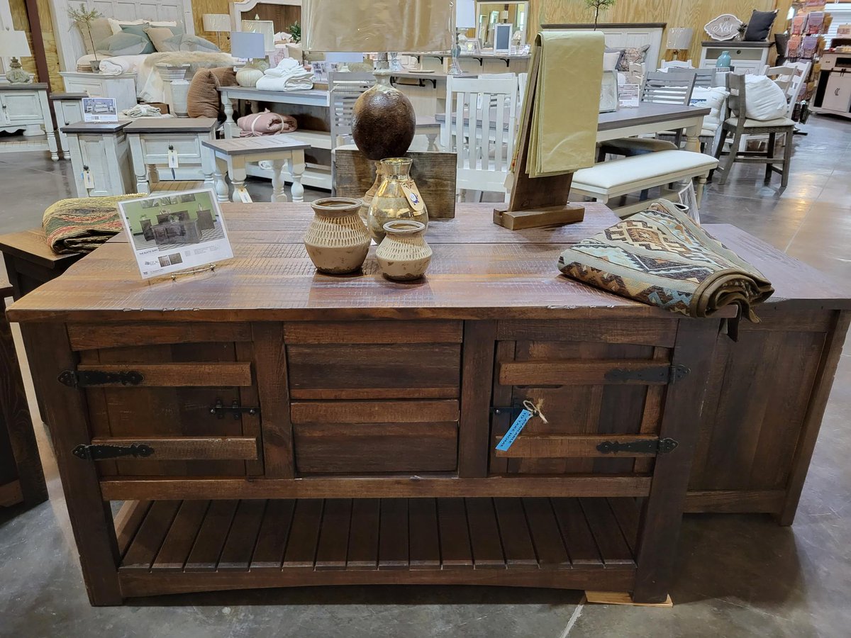 rusticbarninc's tweet photo. These Mezcal furniture pieces are dazzling!  Striking color and design.  Drop by our 30,000 sq ft showroom in Dothan, AL, Thurs -Sat from 10 to 5 and take a look!  #bedding #furniture #realwood https://t.co/y7v9BEkSdN
