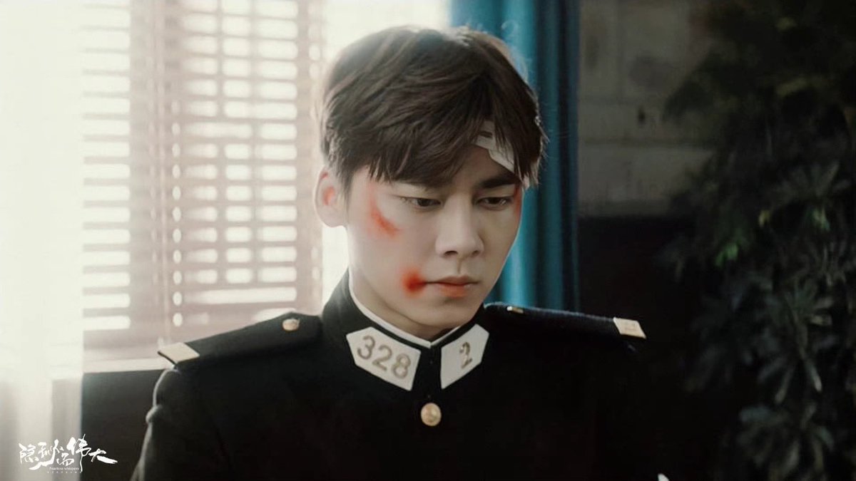 Alittlebottle54's tweet photo. 顾耀东🫡
#LiYifeng  #李易峰  #LYFENG  #lyf   #이역봉  #りいふう  #หลี่อี้เฟิง  #リー・イーフォン  #LýDịchPhong #loveyouforever #evanyifenglee https://t.co/Lrhjq8Io4F