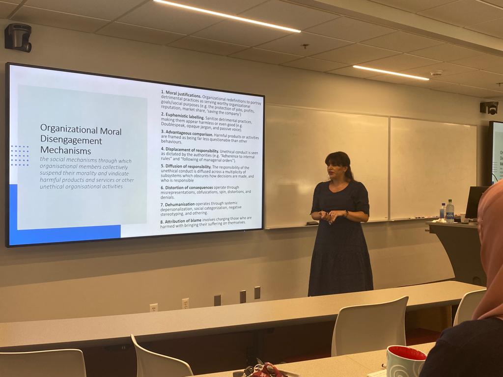 Prof. Fida tweet media