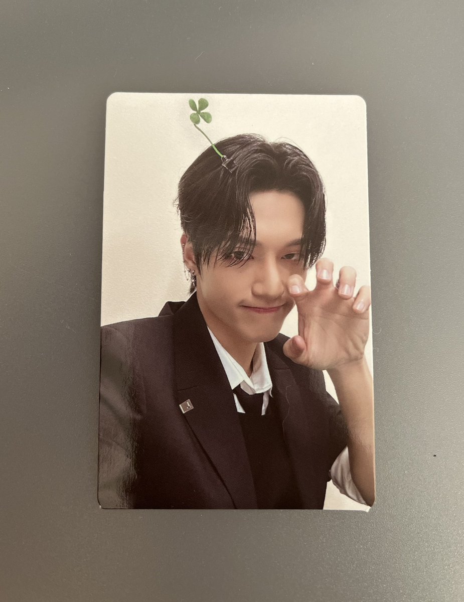 Ateez Satis takas ✨ The Outlaw Photocards jonghoyu her hangi bir üyeyle takaslamak isterim wooyoung seonghwa ile takaslamak isterim şu an satış düşünmüyorum hepsi hasarsız detaylı video atarım @ateeztradetr @ateez_alsat @ateezsatistr @pctradetr @trpctakas @trggbgsatis