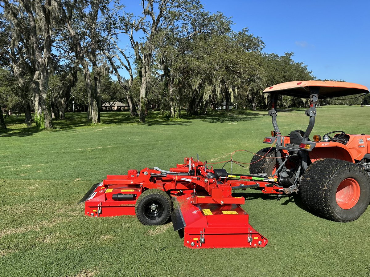 pbednoski's tweet photo. 🚨 New Snake Delivery 🚨 Thank you Tuscawilla CC and @TrimaxMowers https://t.co/KfYWbEoo3I