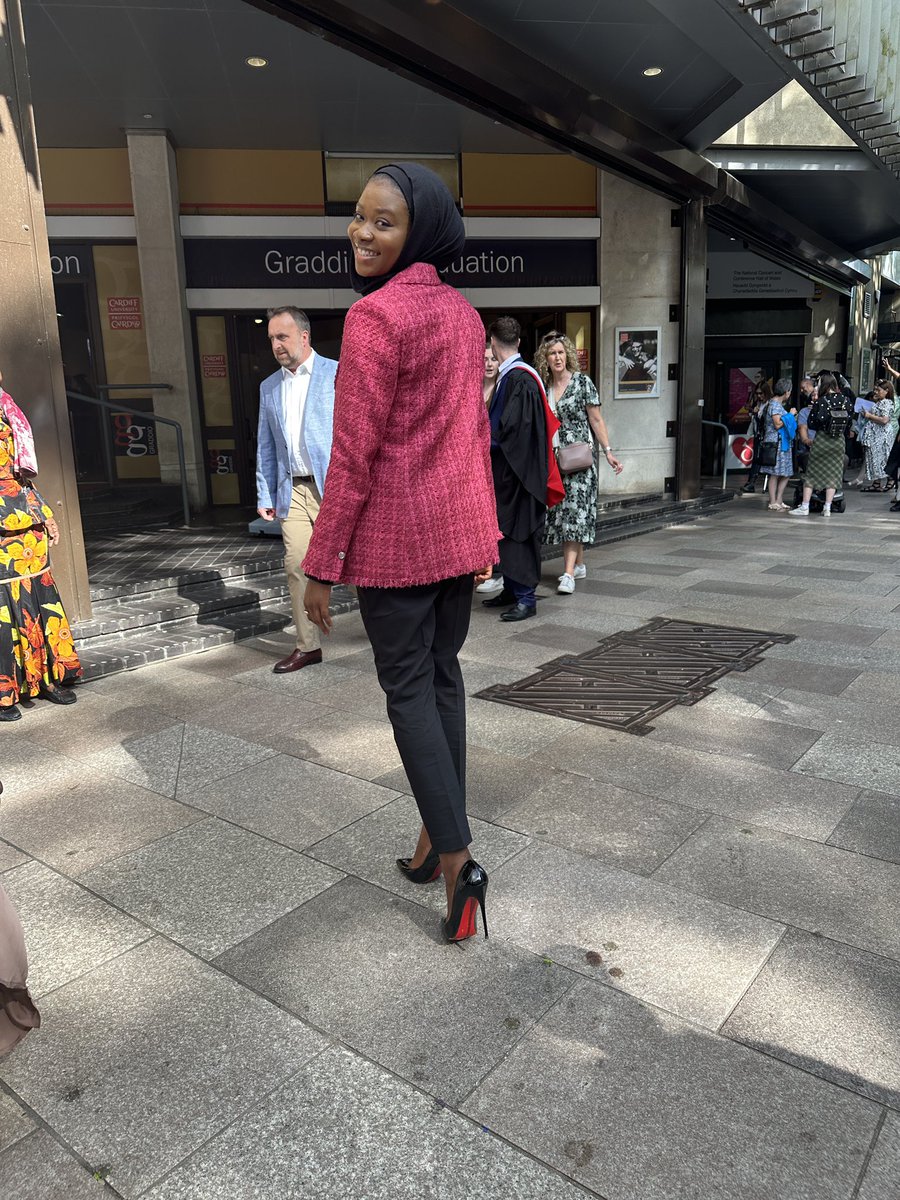 Umm A• tweet media