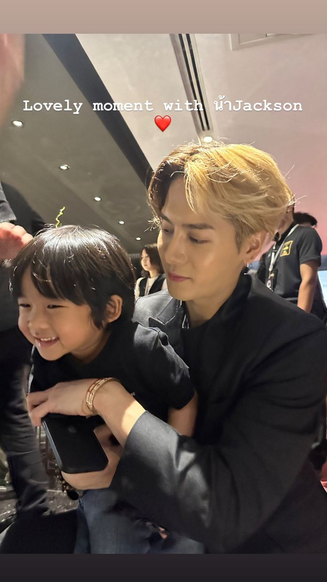 JacksonWGlobal's tweet photo. [INSTA] 230720 thanya_c2

📸 Jackson with a child ♥️

#JacksonXC2water
#JacksonWang #王嘉尔 #잭슨 #TEAMWANG @JacksonWang852 https://t.co/OY5oeuFDiP