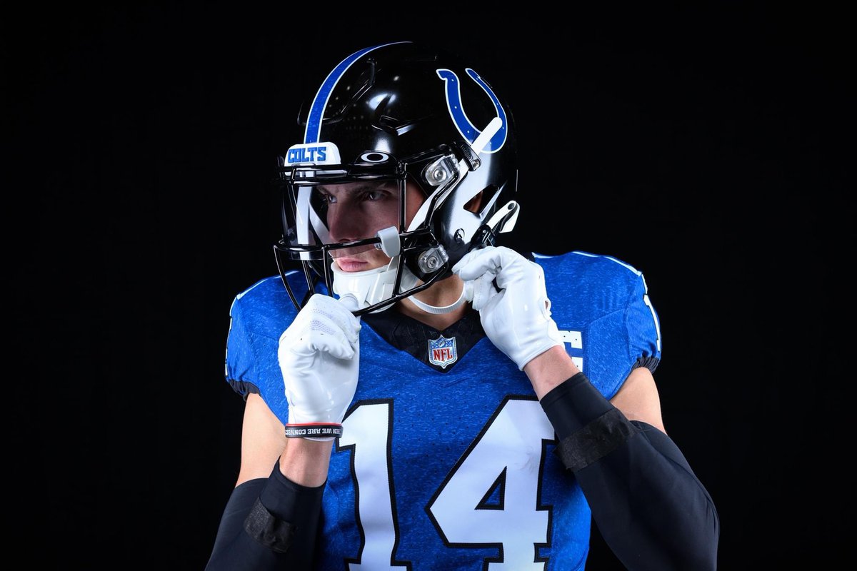LukeRixon37's tweet photo. Love the helmet. Think the uniforms will grow on me #ForTheShoe #indiananight #coltsnation #nike #NFL https://t.co/V8Ehu0mhyY