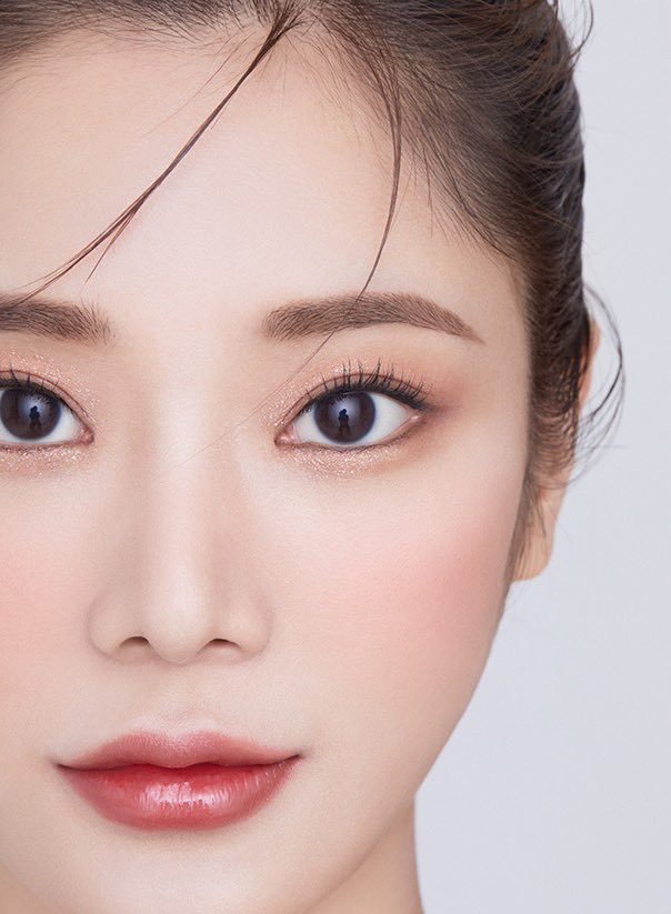 baboxshop's tweet photo. 🥣 NEW&SALE #chicor Multi blending shadow palette ✨
➖ ออกใหม่นะคะ มีแค่สีเดียว soft peach 🍑 ในตลับจะมีทั้งอายชาโดวและบลัชออนเลยค่ะ 🫶🏻
📌 เหลือตลับละ 900.- (ส่งฟรีems)
🛒 ปิดรับ30/07/23 19:00น. (เป็นสินค้าพรี) https://t.co/VT70WNMPsd
