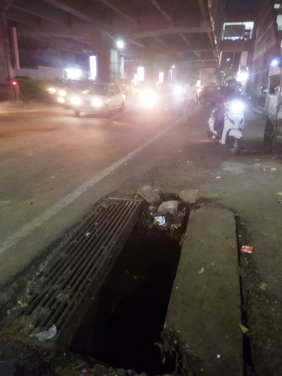 Vaibvashishtha's tweet photo. This pothole is open at Vivek Vivar Metro station, Jaipur almost in mid road, anyone can die....... No call is been responded from JMC helpline number. Please take care of this ASAP to avoid any mishappening. 
#Jaipur @jaipur_police @ashokgehlot51 @PSKhachariyawas @RajGovOfficial https://t.co/IfrybOeL3K