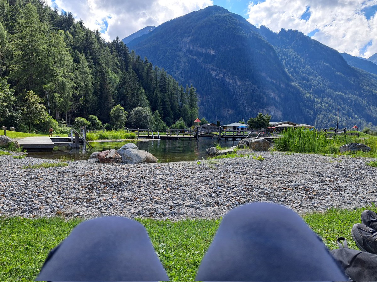 Direkt von der Wanderung zur Abkühlung ins Naturbad mit Bergpanorama  🏊🏻‍♀️

#Sommer #LoveTyrol #Tirol