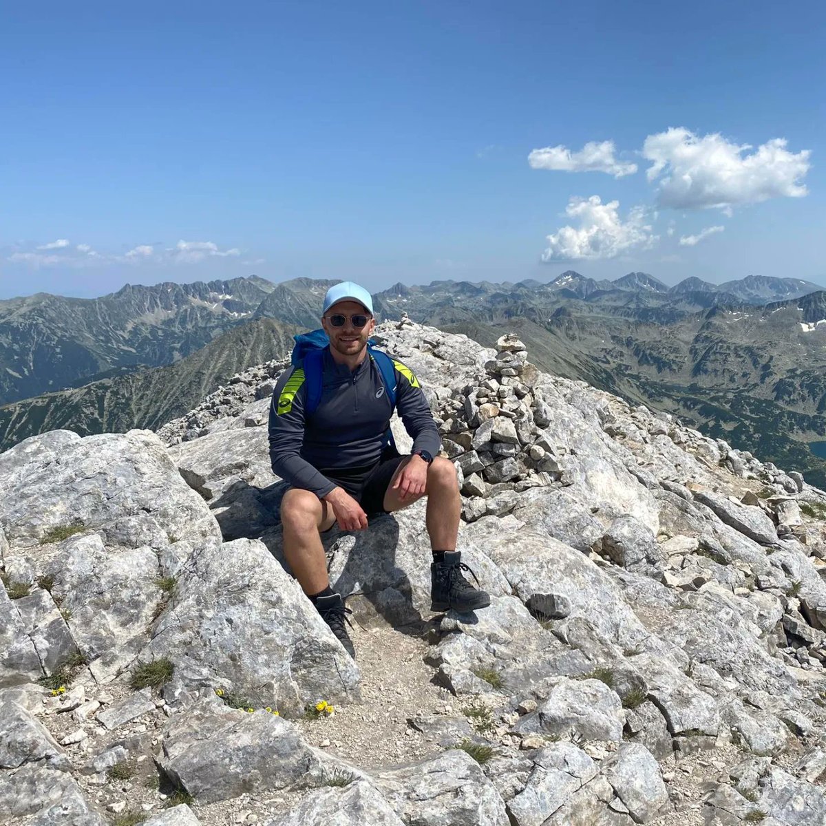 GSvilen's tweet photo. An unforgettable moment! Together with my dearest friend Peter Bodurov, we climbed some of the highest peaks in Pirin mountain in one day.
#mountains #pirin #vihren #koncheto #Bulgaria #hikingadventures https://t.co/KXnn5TezFv