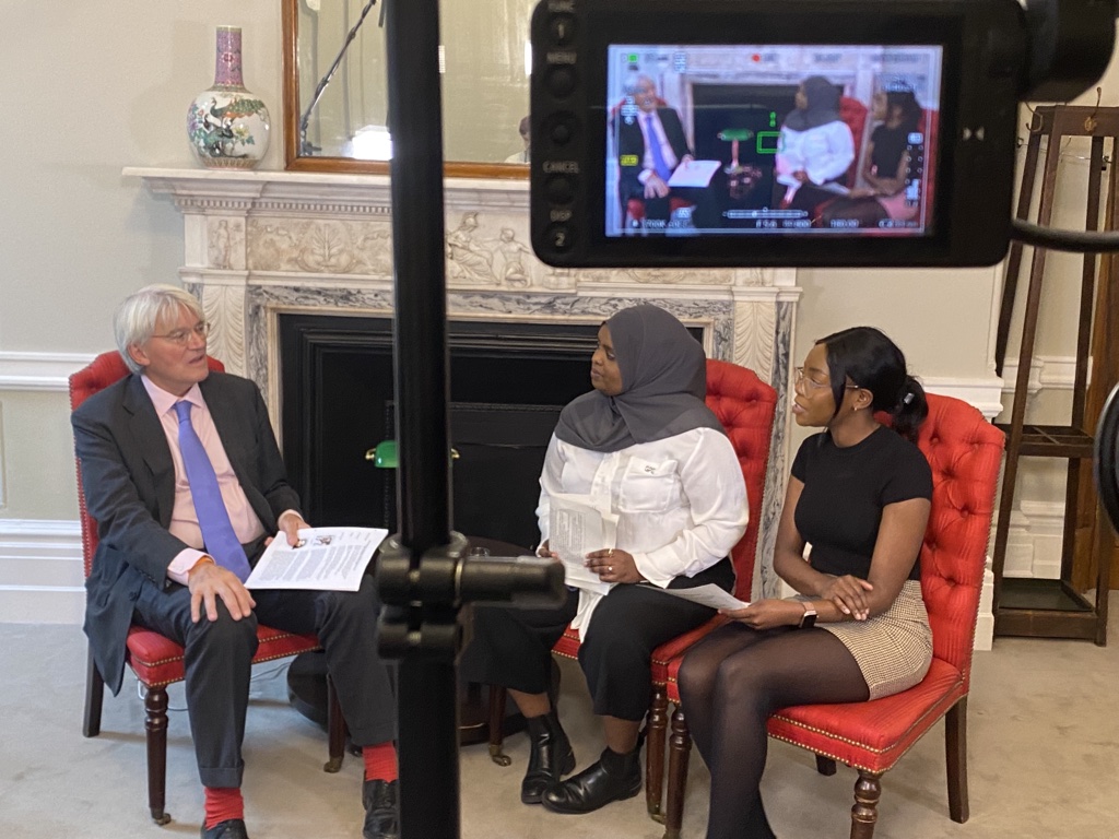 GPforEducation's tweet image. Have a look behind the scenes with GPE and @EduCannotWait youth leaders in an exclusive interview with Minister @AndrewmitchMP. 

🔜 Follow @FCDOEducation for a special video on girls’ education and the importance of aid to education.  

#FundEducation | @FCDOGovUK