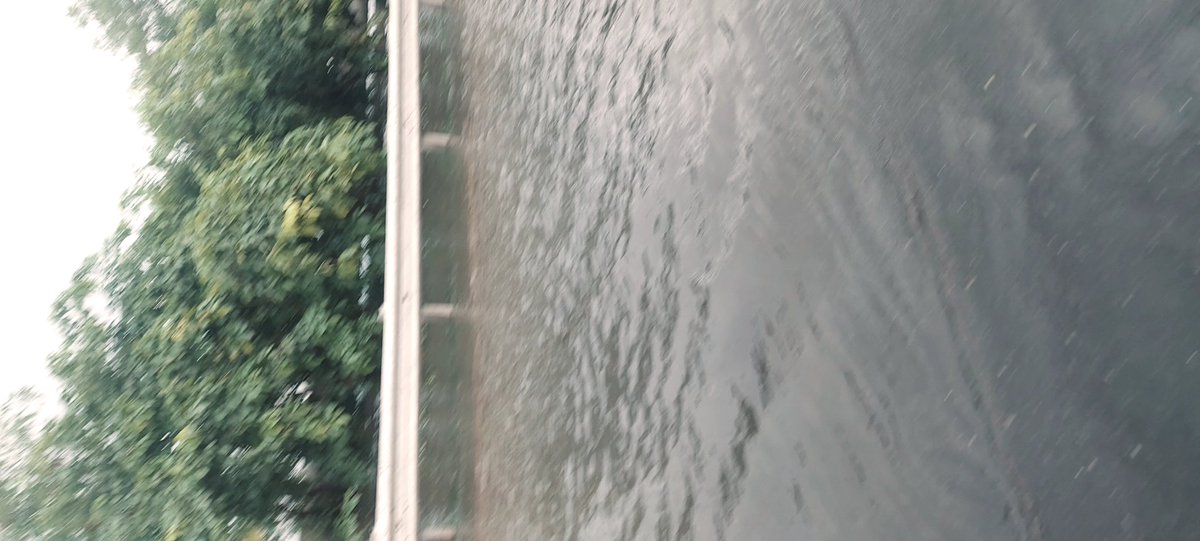 anandksingh19's tweet image. These are some pictures of the Vasai region, here roads seem like a sea, with no drainage system. How will people go to offices, hospitals..this happens every year. Why people are forced to live in pathetic conditions, where is government? Why do they collect taxes? #VVMC