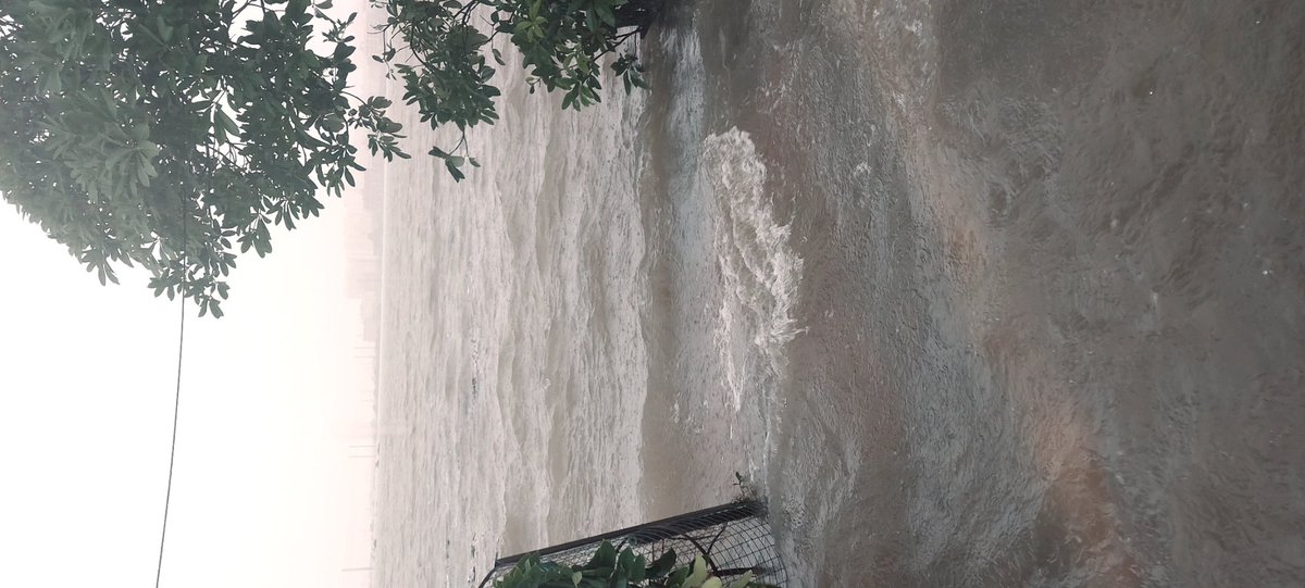 anandksingh19's tweet image. These are some pictures of the Vasai region, here roads seem like a sea, with no drainage system. How will people go to offices, hospitals..this happens every year. Why people are forced to live in pathetic conditions, where is government? Why do they collect taxes? #VVMC