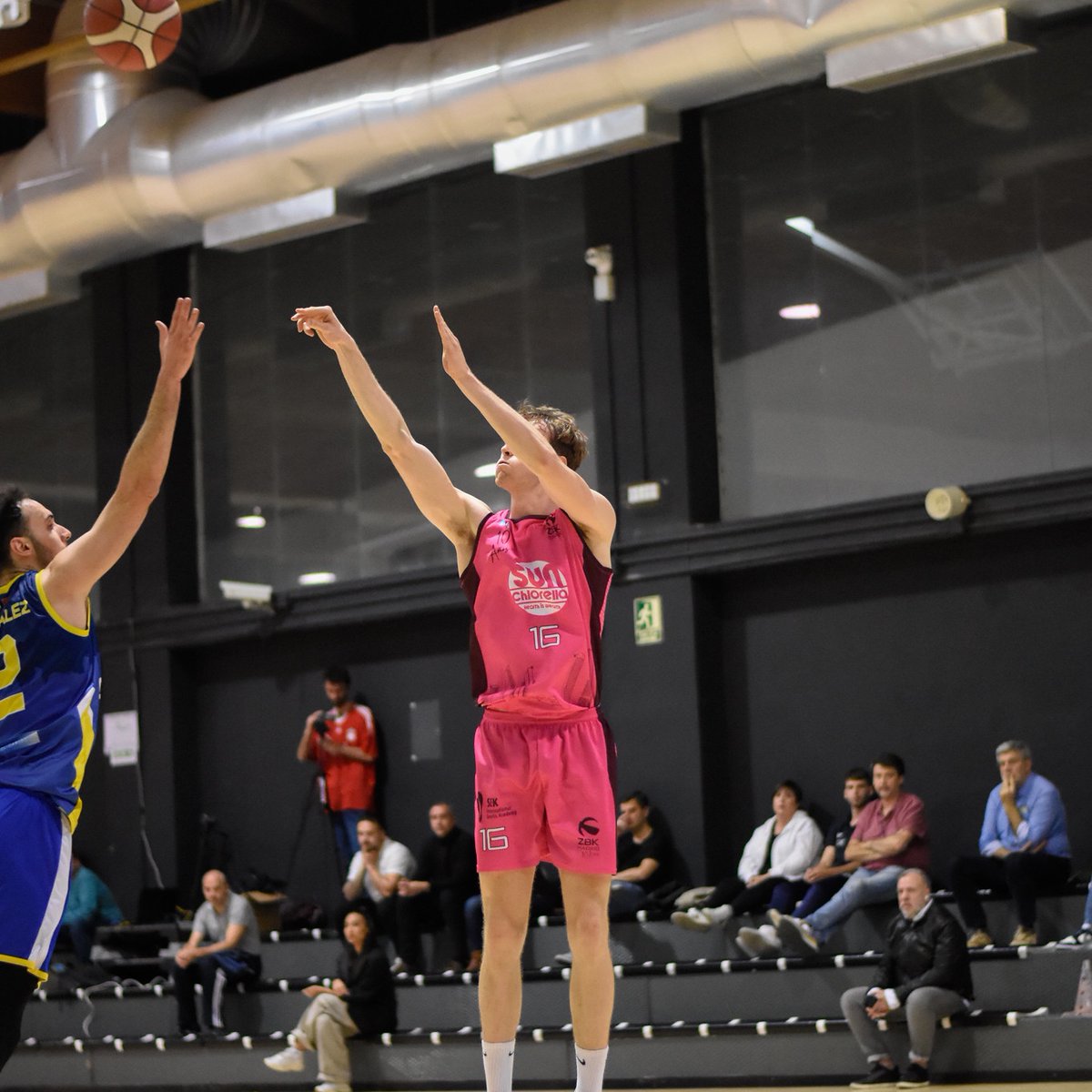 Lucas Schiebelhut es un currante nato 💪

Momentos del año en Liga EBA <a href="/CBZentro/">Zentro Basket Madrid</a>

🔋 Powered by: <a href="/SportChlorella/">株式会社 サンクロレラ</a> | <a href="/cesurformacion/">CESUR. Tu Centro Oficial de Formación Profesional</a> | <a href="/BasketCanteraTV/">BasketCantera.TV</a> | <a href="/basketouch/">Basketouch Solutions Spain</a>

#GoGarnet 

Del archivo de <a href="/GabiWazowski/">Wazo</a> 📸