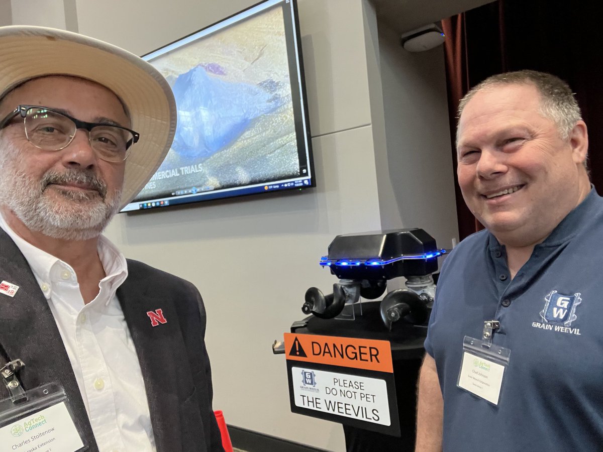 ChasStoltenow's tweet photo. #DrCharlie with Chad Johnson from @Grain_Weevil at the #AgTechConnect conference at the NIC. No boots in the Bin. Let needs drive the innovation! @UNLExtension https://t.co/LKS8Zdcx9d