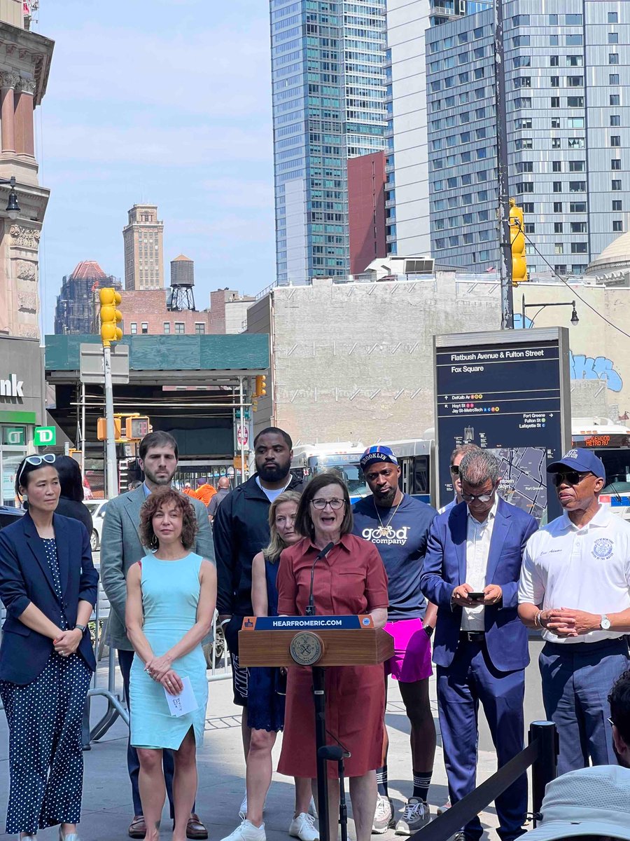 Protected bike lanes, improved traffic safety, pedestrian space + safety improvements, dedicated bus lanes, new street trees, street seating + more — all major investments coming to #DowntownBrooklyn. 🌳🚸 ✅ @NYC_DOT, @ydanis, @NYCMayor,@smdono5