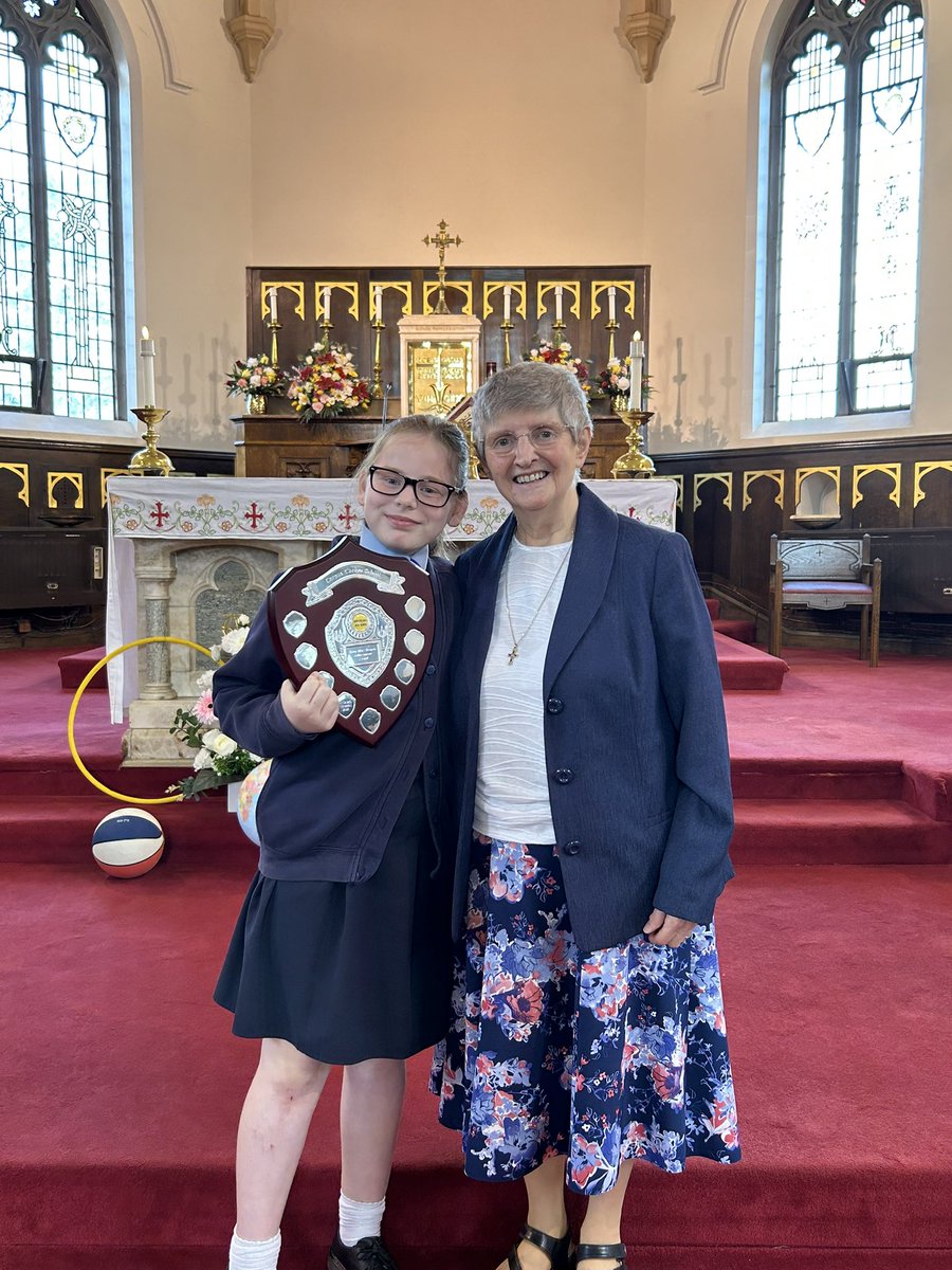CORPUS1275's tweet photo. Congratulation to our winner of the Sister Mary Francis award. We are very proud of all she has achieved during her time with us at Corpus Christi. A very special thank you to Sister Mary Francis who took a special trip to visit us and present the award. ✝️ https://t.co/g9XyaGx1lj