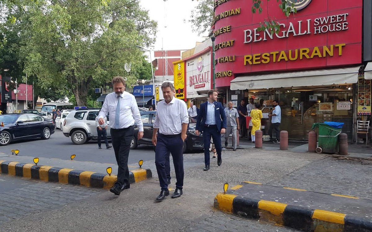 GermanyinIndia's tweet photo. Got a taste of #IncredibleIndia in #saadiDilli!
At legendary Nathu Sweets on Bengali Market Minister #Habeck dug into one of the capital's favourite street foods, chhole bhatoore. https://t.co/TFQeD2mKEL