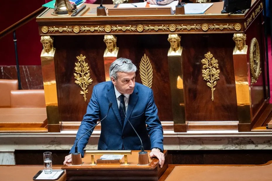 la1ere's tweet image. 🔴 #Remaniement : qui est Philippe Vigier, probable nouveau ministre délégué aux Outre-mer ?

👉 Député (MoDem) d'Eure-et-Loir, il remplacerait Jean-François Carenco, qui quitte la rue Oudinot après un an d'exercice

📱💻 la1ere.francetvinfo.fr/remaniement-qu…