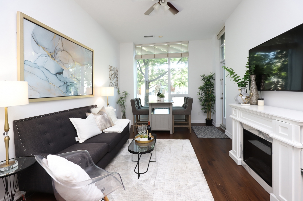 lyndacowan's tweet photo. #FORSALE 231 Fort York Blvd, Unit #118, $839,900, #Toronto Walkout 260 Ft Gated Terrace With Mature Privacy Trees And Shrubs. #FortYork Click for more information about this listing: https://t.co/wMdvh7NGrJ https://t.co/8Kc6RTzj5X