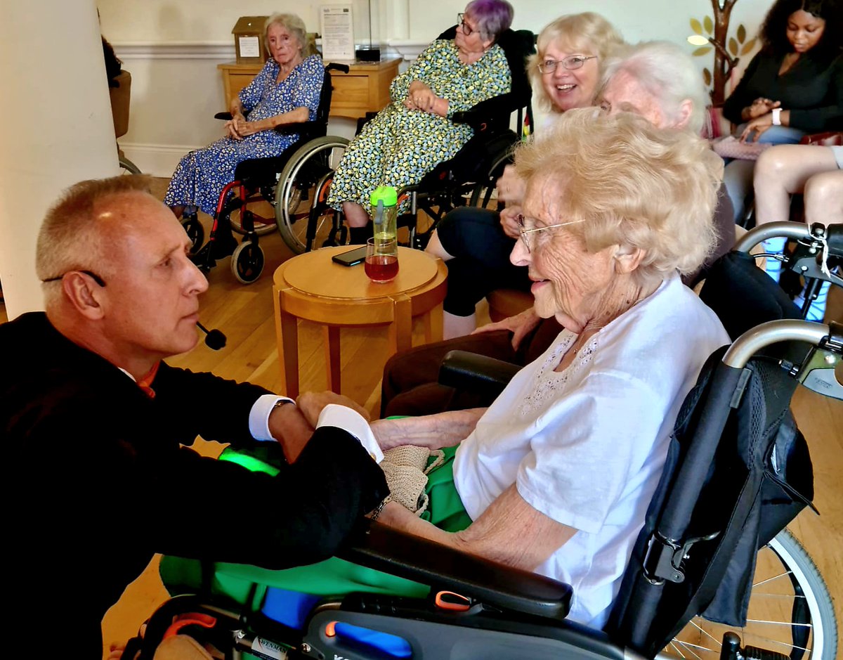 StarandGarter's tweet photo. #Sollihull residents enjoy entertainment from TheNiceNEasyCommunityGroup 🎤 https://t.co/5dRoDoSxzJ