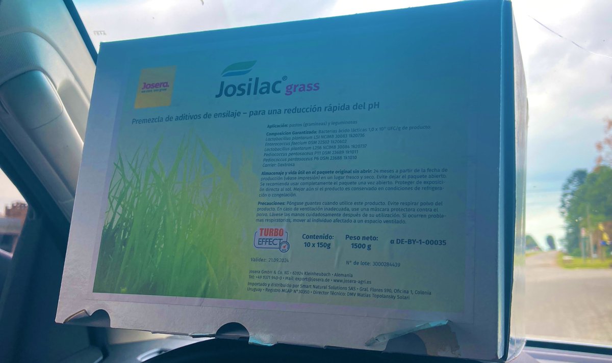 sns_uruguay's tweet photo. Alguna que otra #avena se va aprontando para picar y guardar como reserva forrajera 🌱
El uso de #JosilacGrass de #Josera 🇩🇪 sigue siendo la opción inteligente a la hora de #inocular
#ReservasForrajeras #Ensilajes #inoculantes https://t.co/AXPe5Falp3