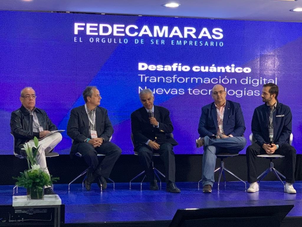 carfernandezga's tweet photo. Seguimos con el 2do panel del conversatorio "Camino al Futuro, Vzla 2035": Desafío cuántico, transformación digital y nuevas tecnologías, moderado por Gustavo Machado, y con la participación de Joco González, Ander Rivas, Paul Rosillón y Carlos Aguiló. https://t.co/Zhn0DyTgCx https://t.co/1Dz1gWnmm1