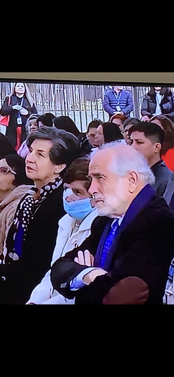 luciavou's tweet photo. Cómo intentan fingir estos delincuentes profesionales… hasta sonríen… #tamos cagados. … se van a robar el País entero. https://t.co/s8fDypU0GL