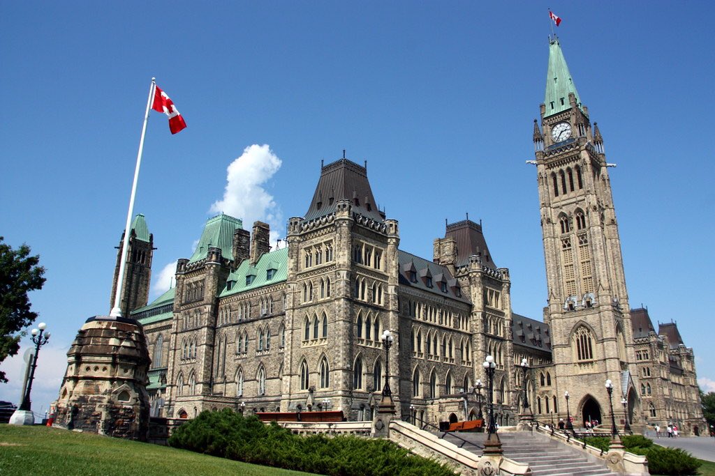WorkVisaCanada's tweet photo. Advantages of living in Canada:

1. Big salaries
2. Safety
3. Multiculturalism
4. Beautiful nature
5. Eco-friendly lifestyle
6. Quality education
7. Free healthcare
8. Strong economy
9. Social protection
10. Democratic values https://t.co/GgGwcvYO5e