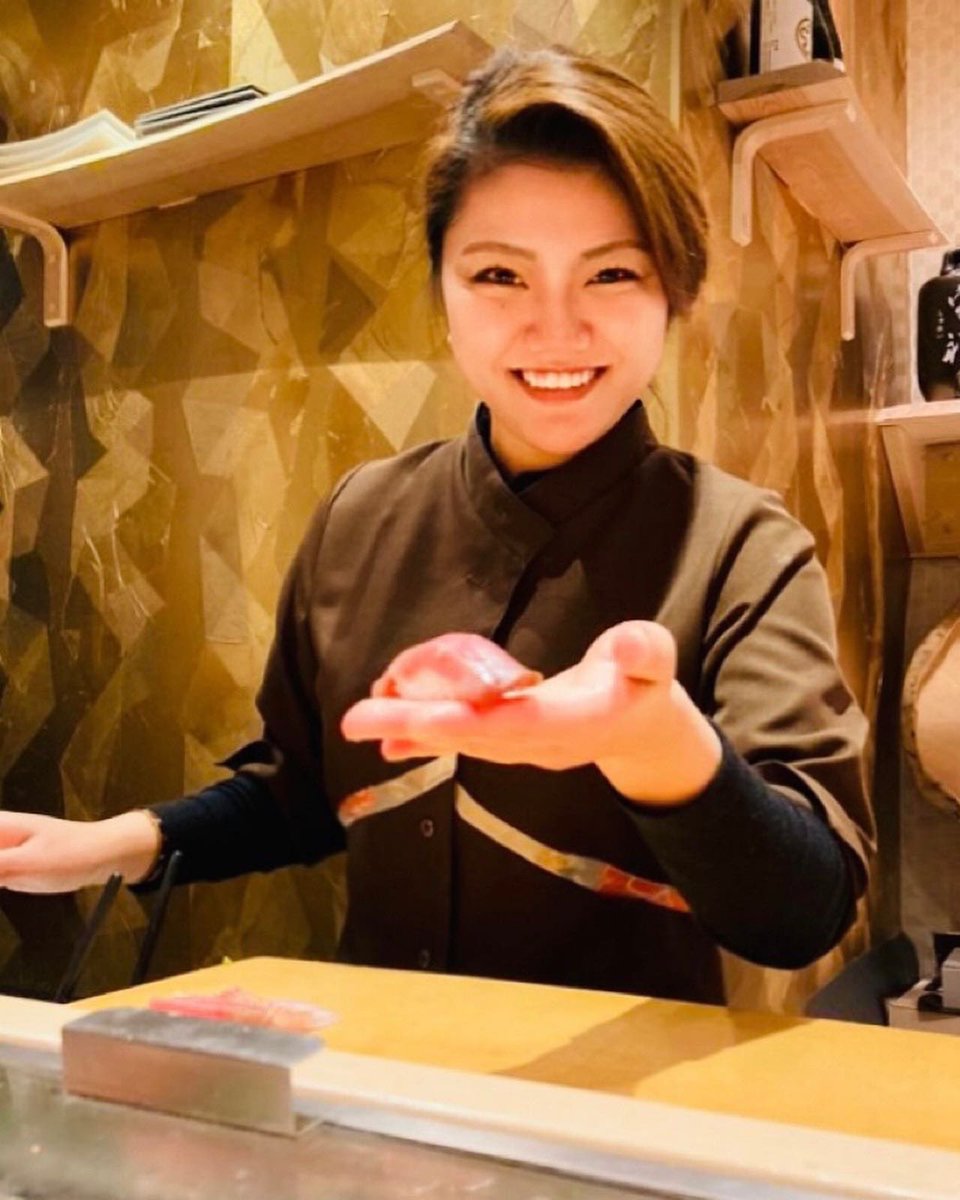 chimomo0510's tweet photo. 明日で卒業です‼️
悔いなく楽しみながら頑張ります🍣🍑
#札幌 #札幌グルメ #札幌寿司 #北海道グルメ #北海道寿司 #すすきの #すすきのグルメ #すすきの寿司 #札幌ワイン #すすきのワイン #札幌日本酒 #すすきの日本酒 #寿司職人 
#寿司職人と繋がりたい #寿司職人見習い  #女寿司職人  #女板前 https://t.co/ozL7Gc68WR