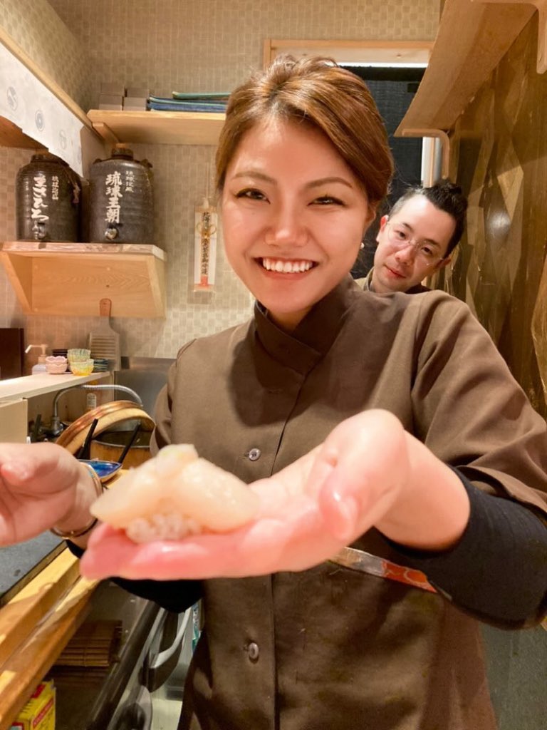 chimomo0510's tweet photo. 明日で卒業です‼️
悔いなく楽しみながら頑張ります🍣🍑
#札幌 #札幌グルメ #札幌寿司 #北海道グルメ #北海道寿司 #すすきの #すすきのグルメ #すすきの寿司 #札幌ワイン #すすきのワイン #札幌日本酒 #すすきの日本酒 #寿司職人 
#寿司職人と繋がりたい #寿司職人見習い  #女寿司職人  #女板前 https://t.co/ozL7Gc68WR