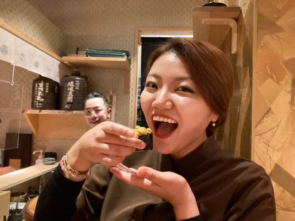 chimomo0510's tweet photo. 明日で卒業です‼️
悔いなく楽しみながら頑張ります🍣🍑
#札幌 #札幌グルメ #札幌寿司 #北海道グルメ #北海道寿司 #すすきの #すすきのグルメ #すすきの寿司 #札幌ワイン #すすきのワイン #札幌日本酒 #すすきの日本酒 #寿司職人 
#寿司職人と繋がりたい #寿司職人見習い  #女寿司職人  #女板前 https://t.co/ozL7Gc68WR