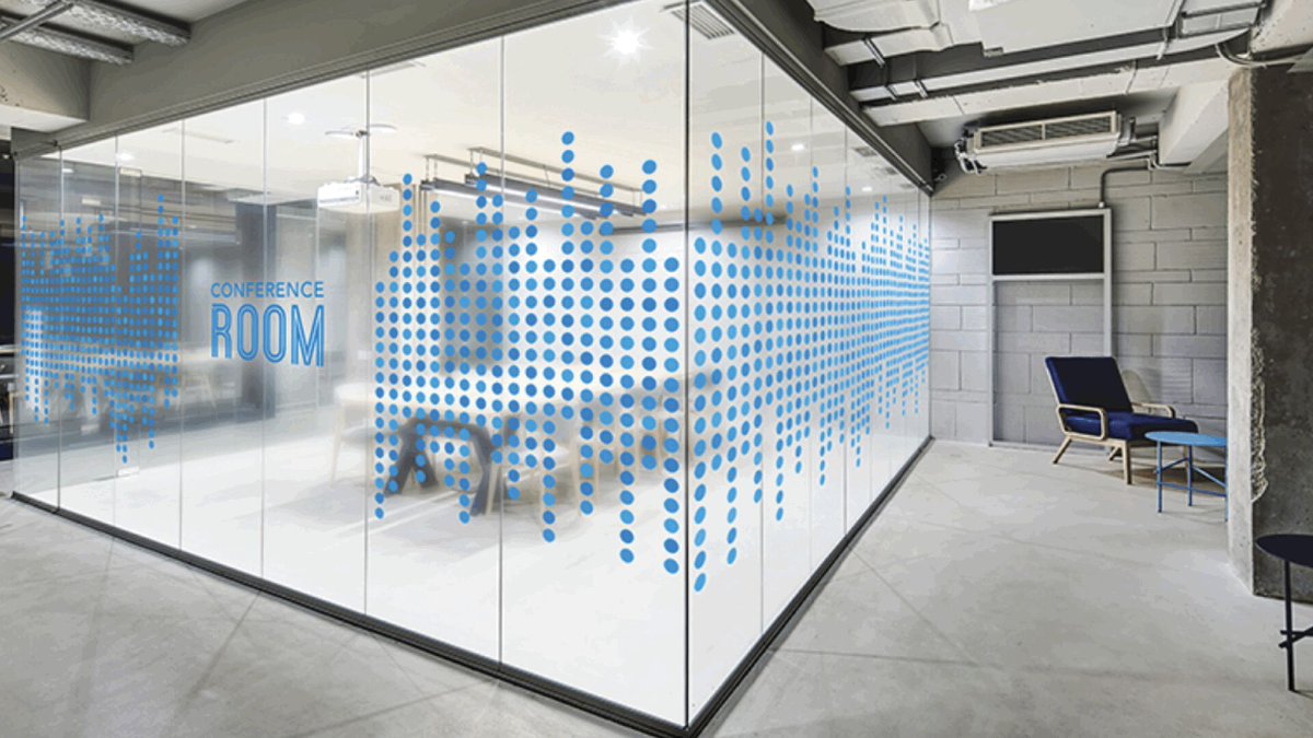 Signarama_NY's tweet image. Add elegance and privacy to your space with our stunning window frosting solutions! Enjoy natural light while maintaining a sense of discretion. Perfect for offices, storefronts, and more. Elevate your windows with our premium options. #WindowFrosting #WindowDecals #Vinyl