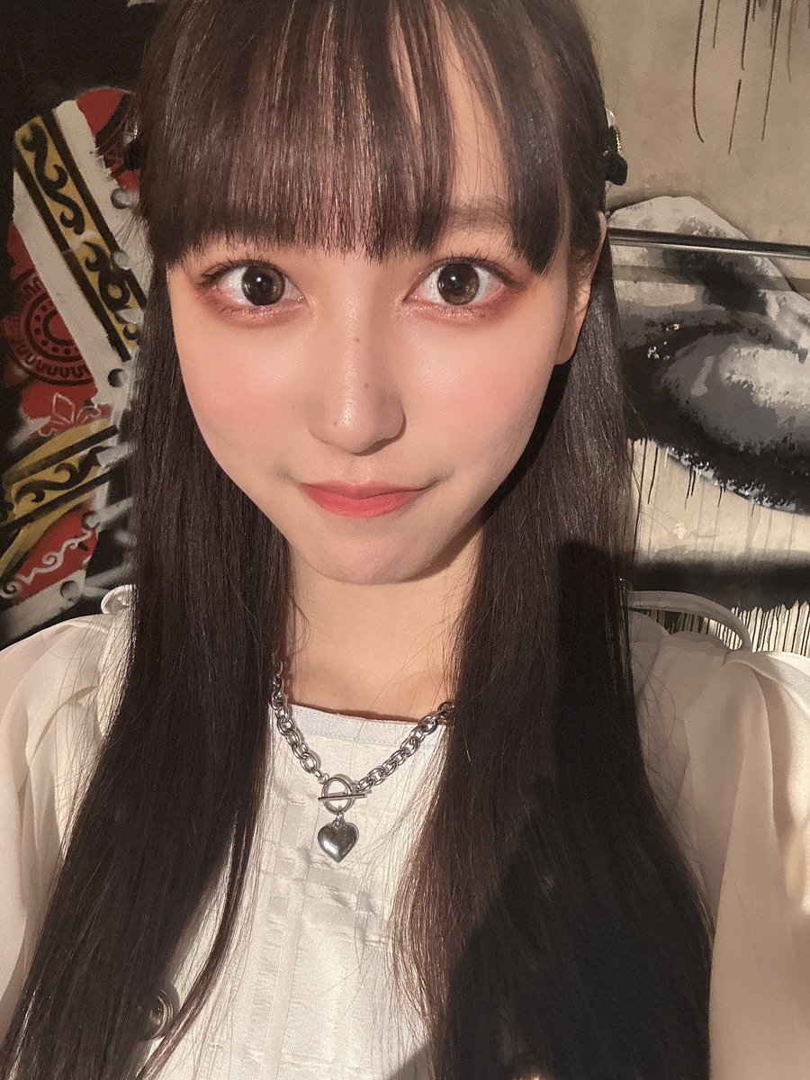 liep_official's tweet photo. ちゃ！はーちゃんです

私普段あんま甘いもの食べたくならないんだけどさ、
今年毎日アイス食べてる気がする笑笑笑笑

今日食べたアイスの中にわらび餅と黒蜜入ってるやつおいしすぎたよ🥹

アイス食べなきゃやってらんない暑すぎて！

#LIEP https://t.co/vE4llVx0h1