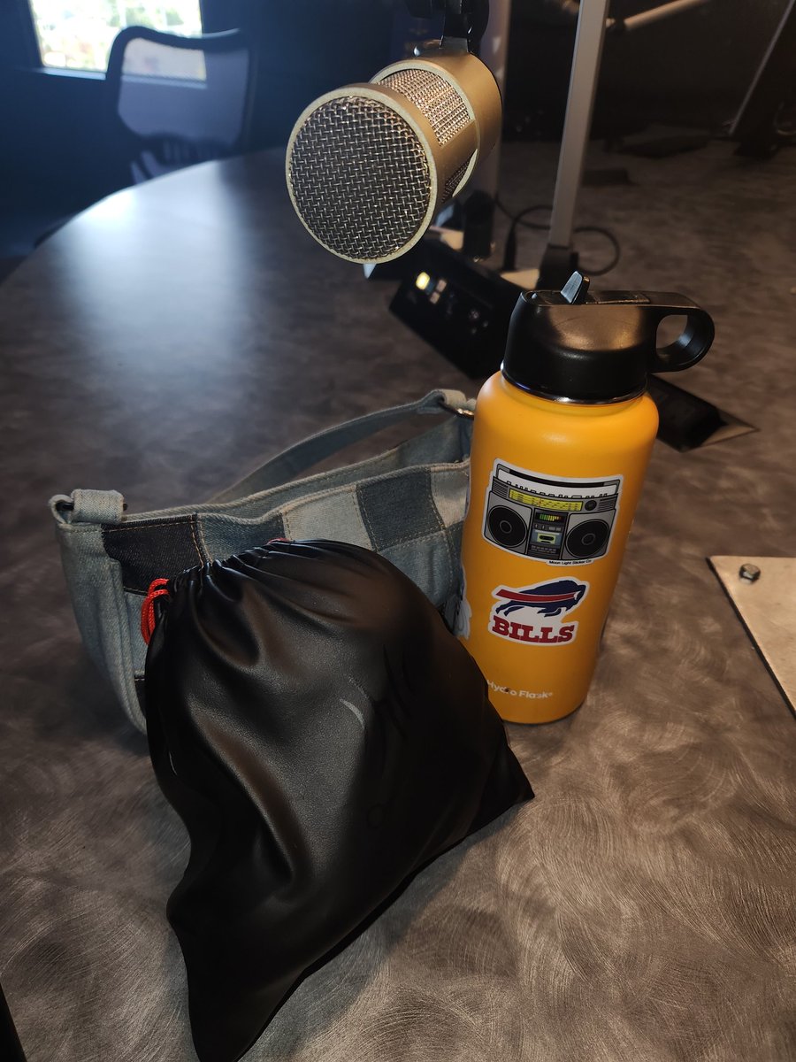 billsfanmonica's tweet photo. It's the midday starter pack! *yoink*

Get to the @1025TheBone app or a radio now and laugh your way with @RogerandJP and @RadioBrett to 2p! #middayfun https://t.co/Z4UXdjd53g