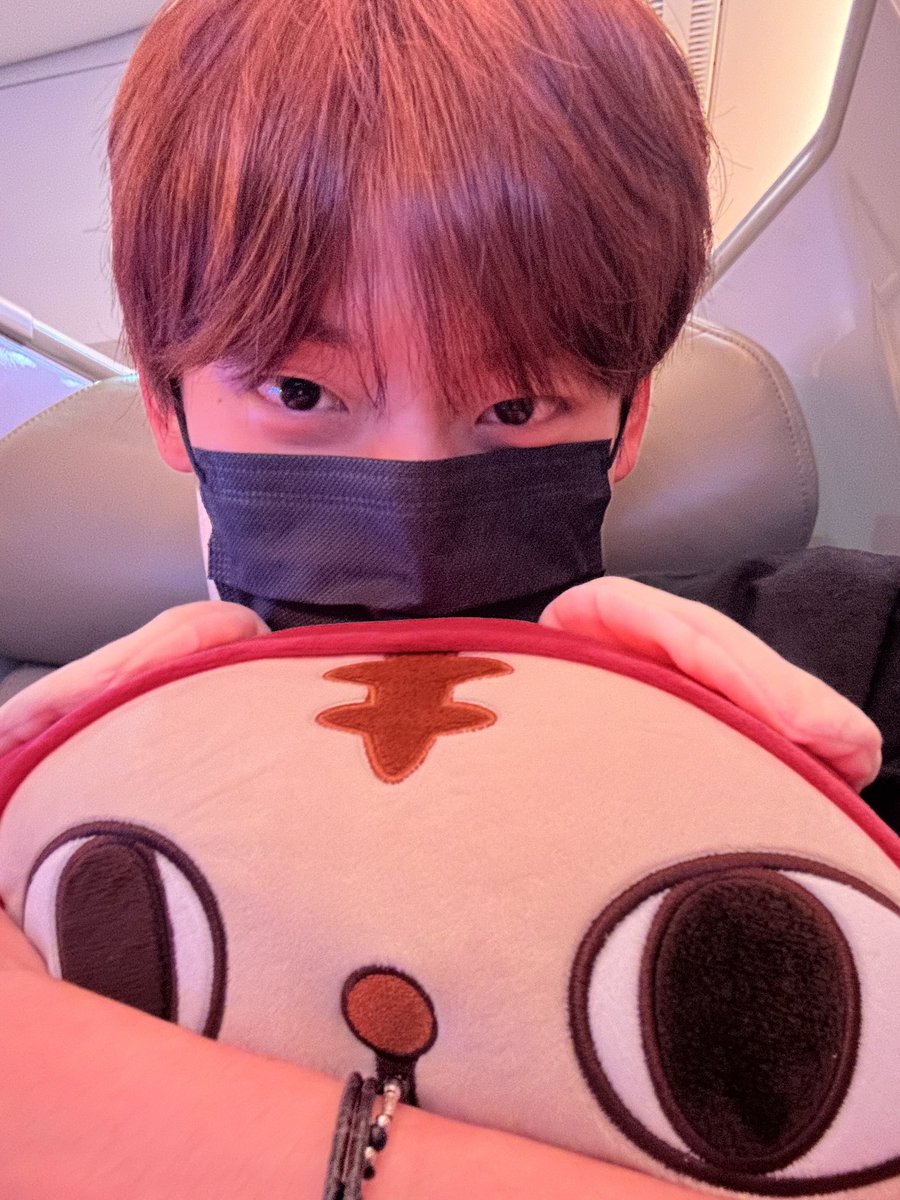 CRAVITY_twt's tweet photo. 러비티 랑모가 너무 푹신해요ㅠㅠ❤❤
#정모 #랑모 #러비티 #크래비티 
#크크루 #SUMMER_CCREW https://t.co/gIR6UB7by9