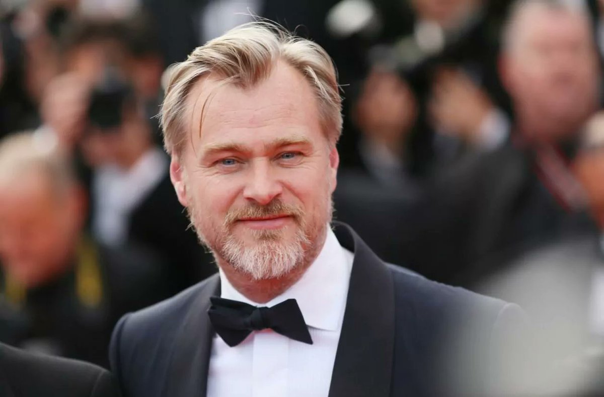 allocine's tweet photo. Christopher Nolan a révélé que ce serait un privilège incroyable de réaliser un film James Bond.

“J’adore ces films et leur influence sur ma filmographie est évidente” https://t.co/RJaFz9bB5B