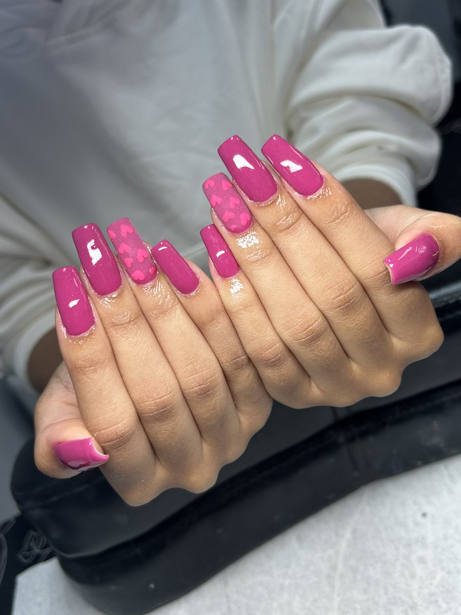 ccnailandmakeup's tweet photo. Raspberry #DipNails 😍😍😍
I think 65% of my clientele are #dippowder clients.
In #Cincinnati & need a new #nailtech or in another city & want to attend a #dippowdernails 🤨 #virtual #nailclass online?
Let’s do business👇
https://t.co/MSecPRMXM8
#naildesigns #naileducation https://t.co/EQ5K09JBGR