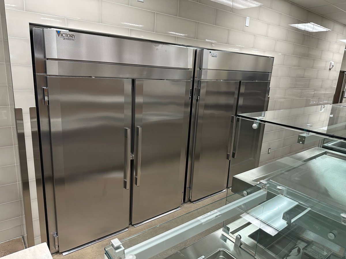 Victory_Ref_USA's tweet image. New installation of Victory Refrigeration Ultraspec line at a new charter school in Florida

#VictoryRefrigeration #Ultraspec #aligroupfs