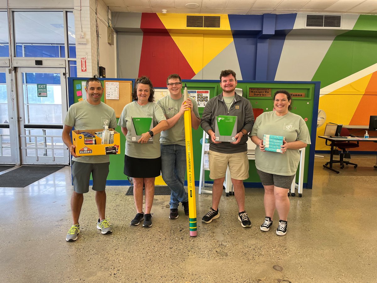 TTindy's tweet photo. A HUGE thank you to our incredible friends, @DeltaTauDelta, who dropped by Teachers' Treasures today with the most AMAZING surprises ever! BRAND NEW SCHOOL SUPPLIES!! 🤩🎒🎁 Thank you for supporting back-to-school, we can't thank you enough for supporting our mission! 🌟🧠 https://t.co/IvRMYYZFLj