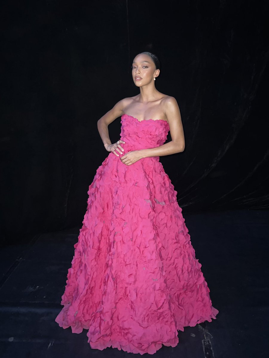 ophelymezinooff's tweet photo. Look pour l’élection de @missgpeofficiel 2023 🩷 https://t.co/MA2PzJWofE