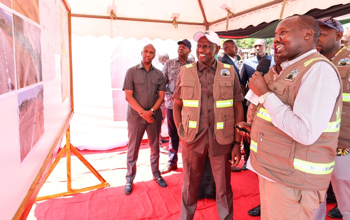 WilliamsRuto's tweet photo. We will expand and modernise Isiolo to cater for the growing population in the region. Roads within the town will be upgraded, street lights erected, security enhanced and the sewerage lines fixed. https://t.co/PZhRysQrYT