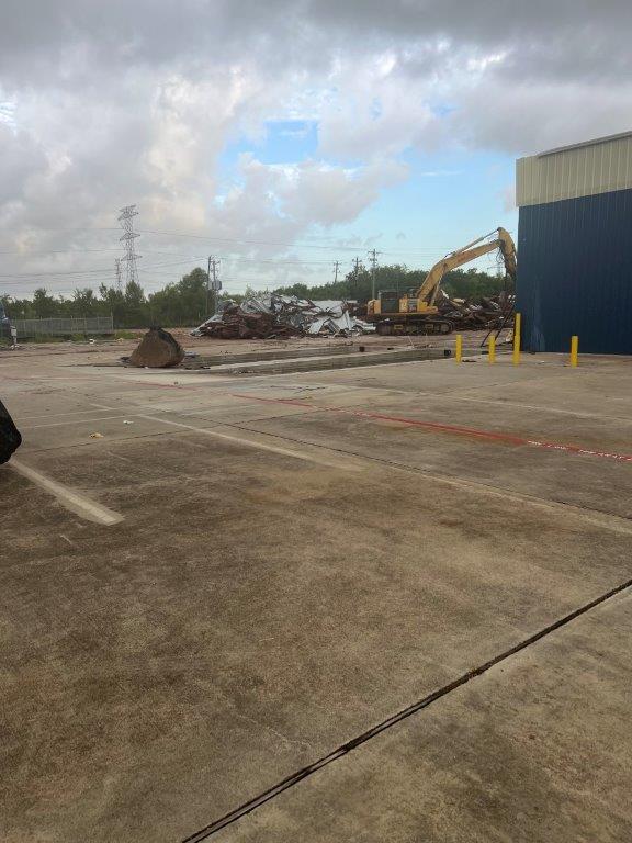 hyttdrivers's tweet photo. Now, in 2023, the property next door has been purchased in order to customize our service center. We are equipping ourselves to accommodate bulk liquid chemical business growth throughout the I-10 corridor. #trucking #texas #houston #chemicalindustry #trucking #bulktransportation https://t.co/lT4IC7Fx8c