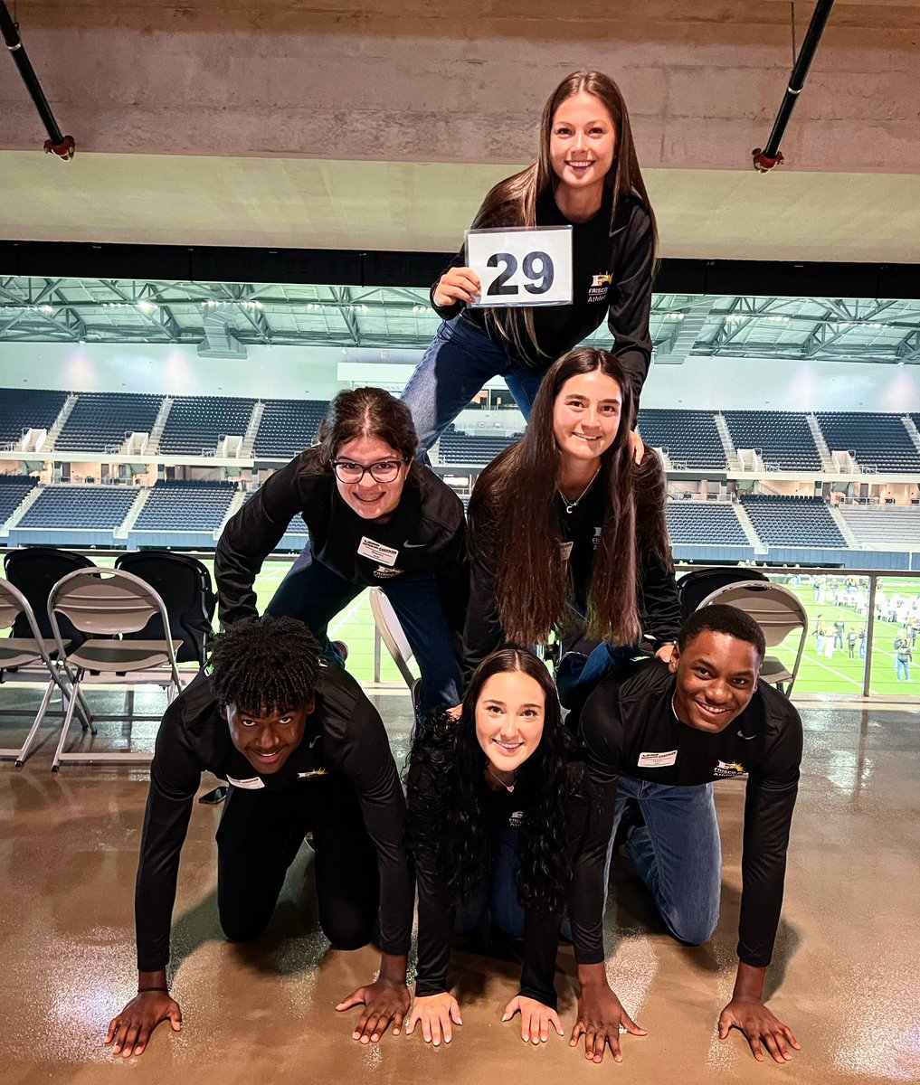 JeniVoris9's tweet photo. Today we are BUILDING OTHERS & BUILDING LEADERS. #LeadLikeAChampion @Friscoisdsports @mackeyspeaks #Table29 https://t.co/L7jjWmgsdK